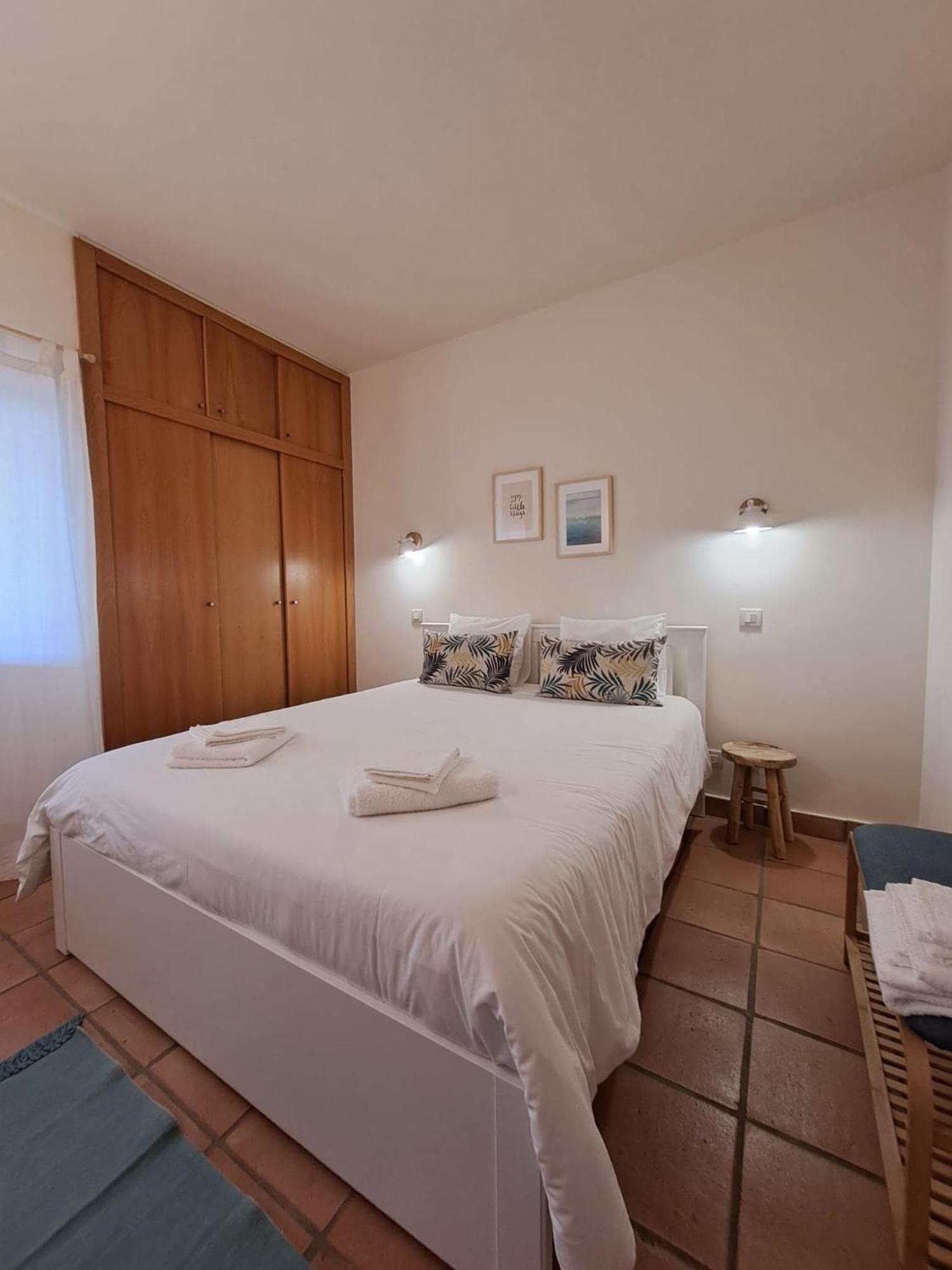 Sea View Apartment Near Meia Praia Beach In Lagos! الغرفة الصورة